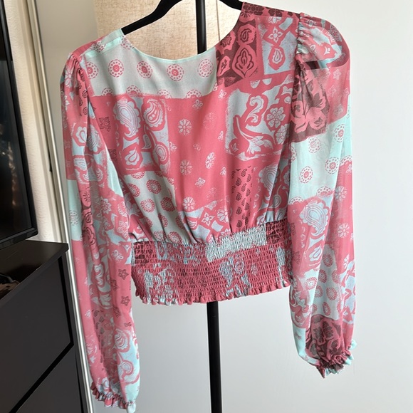 Wilfred Blouse from Aritzia. - Picture 4 of 5